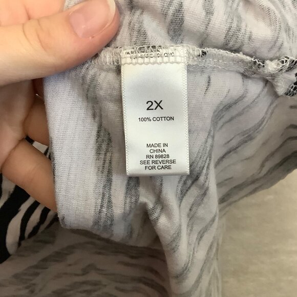 LOGO By Lori Goldstein Zebra Print Blouse Women Size 2X 100% Cotton Black White - Picture 4 of 9